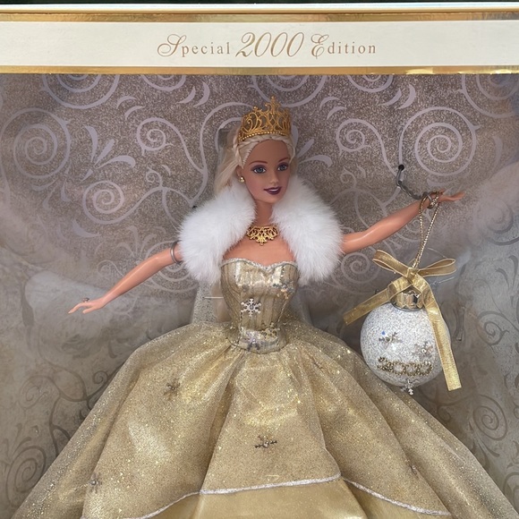 2000 Celebration Barbie - Picture 3 of 3